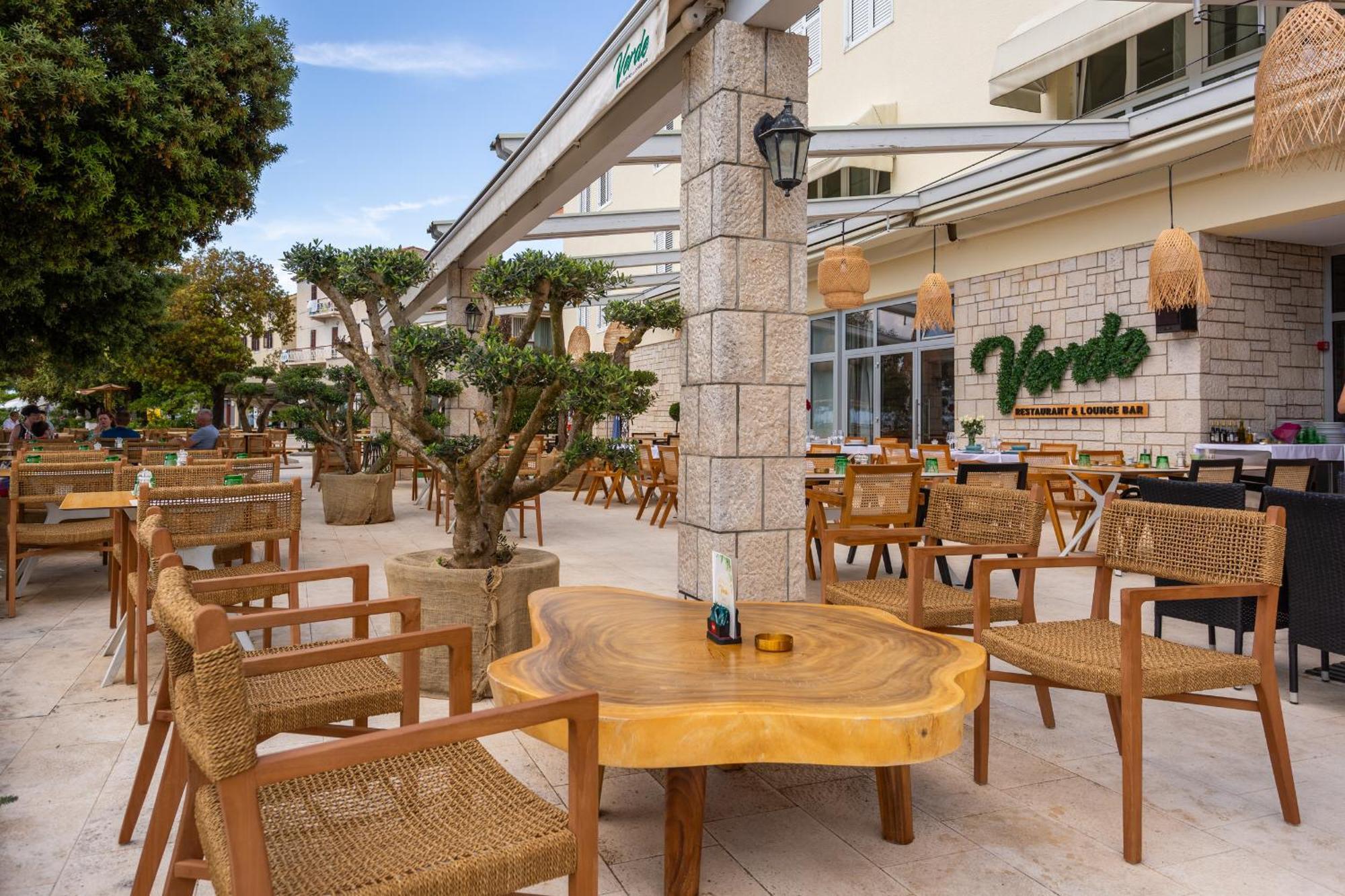 Hotel Adria Malinska Exterior photo